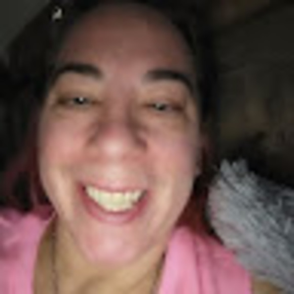 Meet your Posher, Joelle - Picture 1 of 1